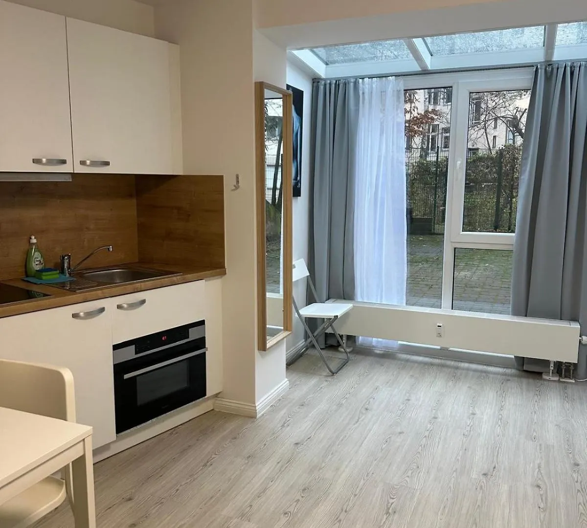 Gesundbrunnen Studio Apartment Berlin