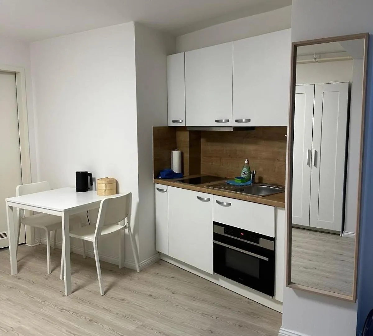 Gesundbrunnen Studio Apartment Berlin